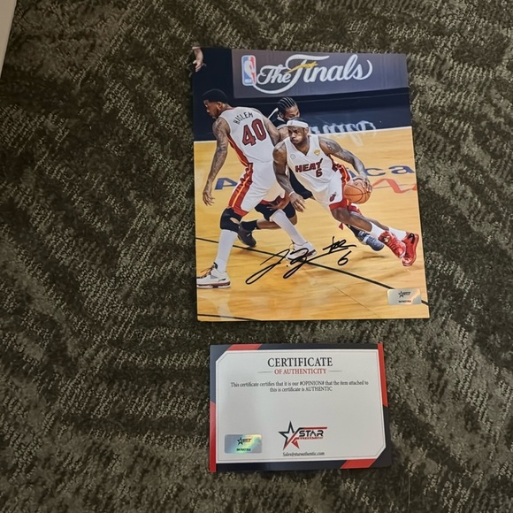- Lebron James autographed 8x10 photo - Picture 1 of 1